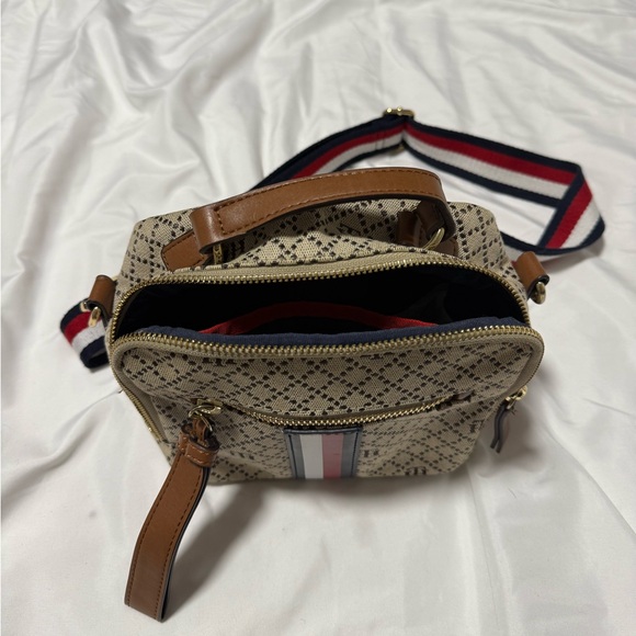 Tommy Hilfiger Crossbody Bag - Picture 2 of 3